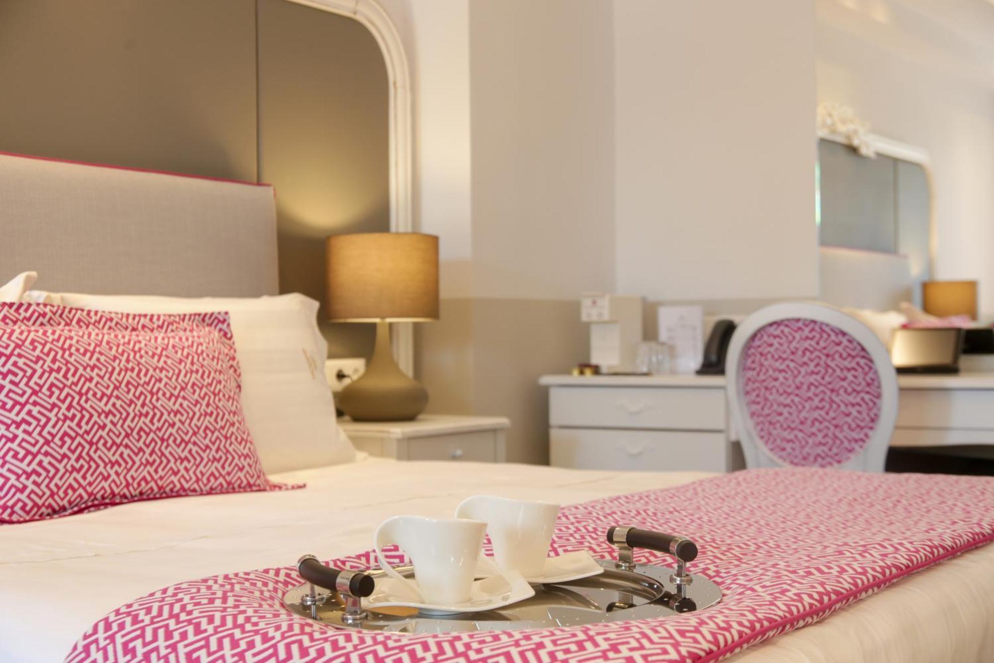 Avaton Luxury Beach Resort - Relais & Chateaux Ouranoupoli Room photo